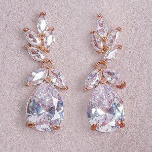 Leafy droplet earrings